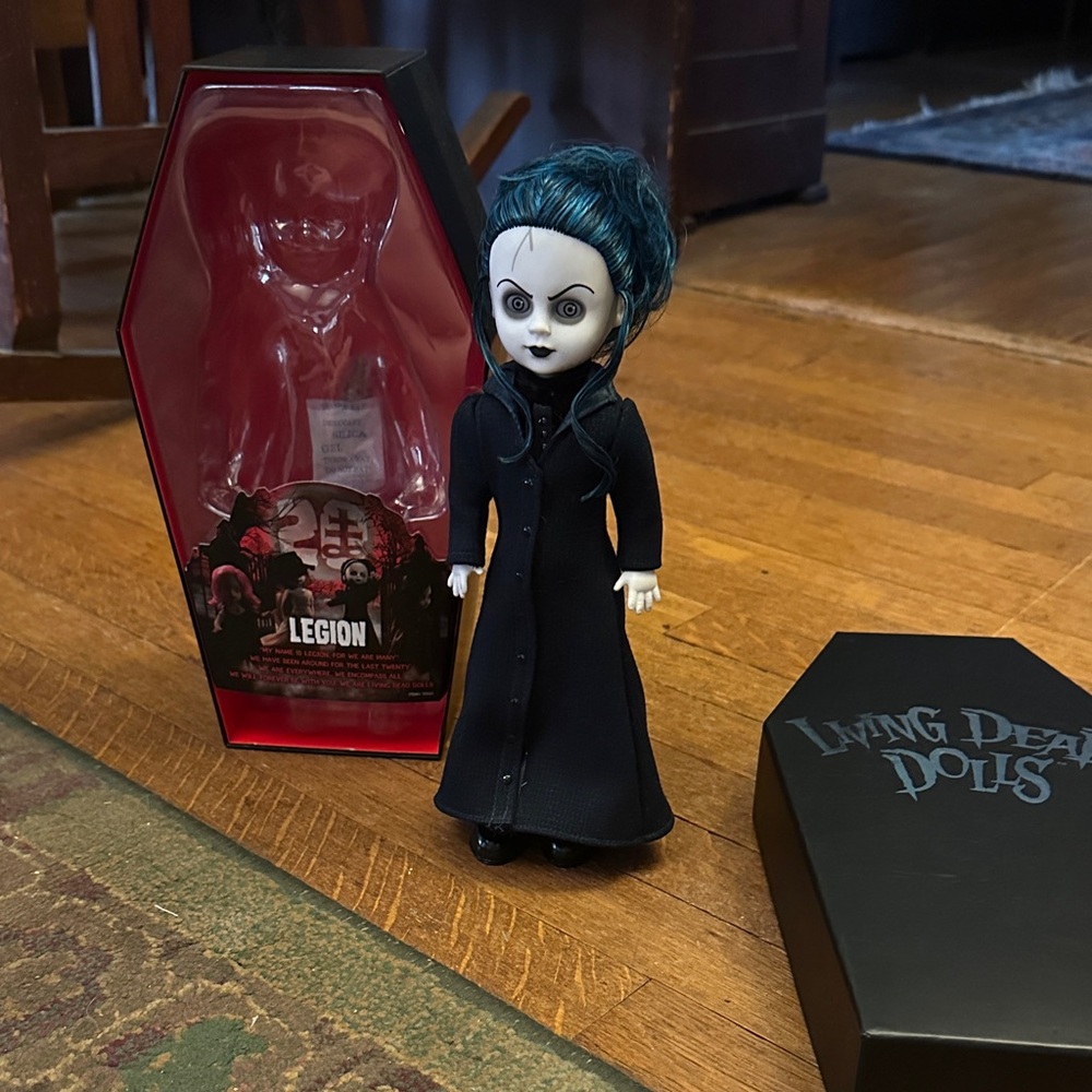 Living Dead Dolls Legion